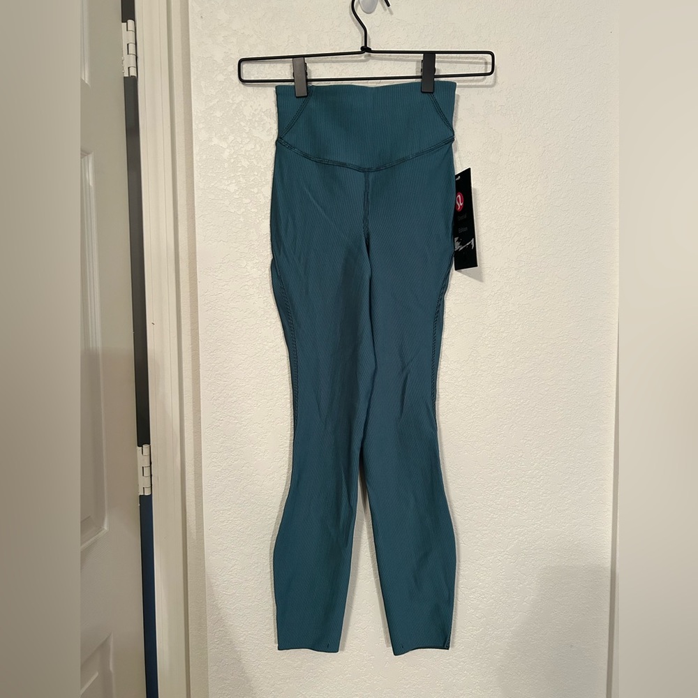 Lululemon Base Pace HR Tight 25” Two-Toned Ribbed